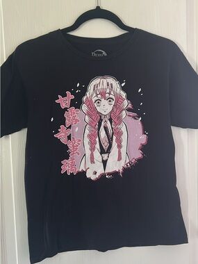 Kids Black Short-Sleeve Anime Character Graphic Tee with Pink Accents
